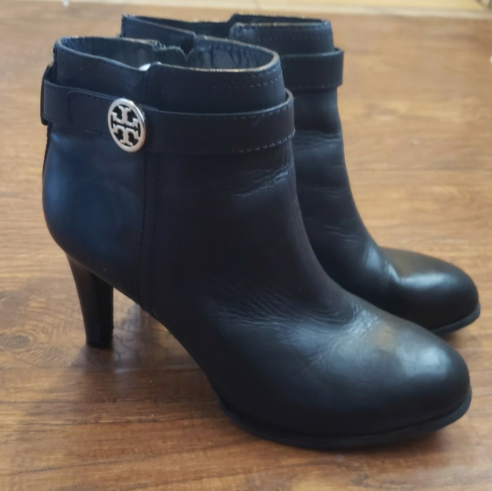 Tory Burch Black Leather Ankle Booties with Gold Logo - Picture 5 of 12